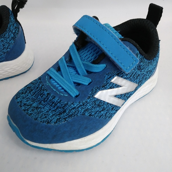 New Balance Infant Fresh Foam Arishi Heather Blue Velcro Sneaker Shoes Size 5 - Picture 3 of 16